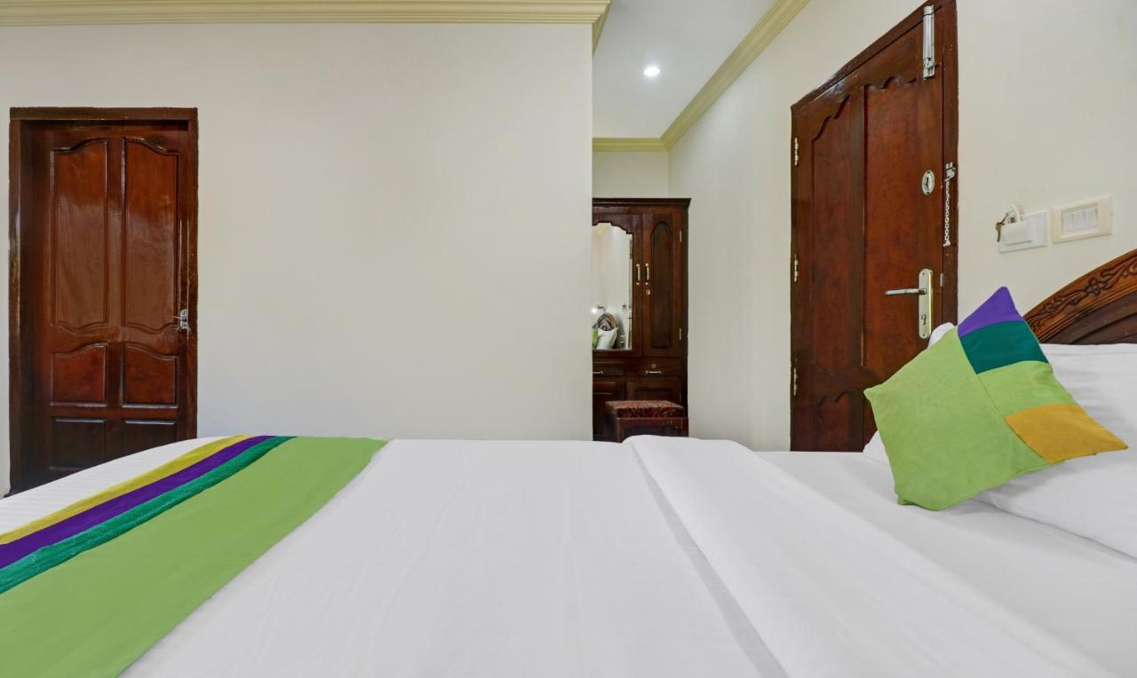 Itsy Hotels The Waters Edge Beach Resort コーバラム エクステリア 写真